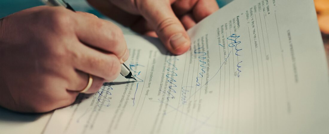 5 Red Flags to Check Before You Sign a Compromesso in Italy